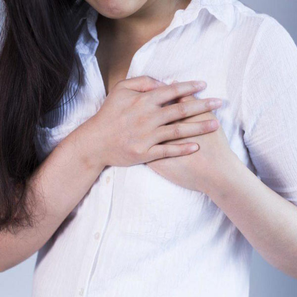 علت درد سینه در زنان چیست ؟