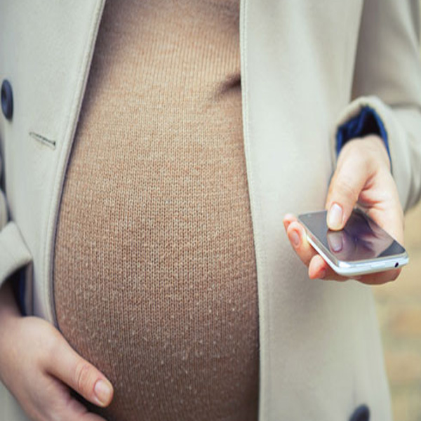 عوارض استفاده از موبایل در زمان بارداری