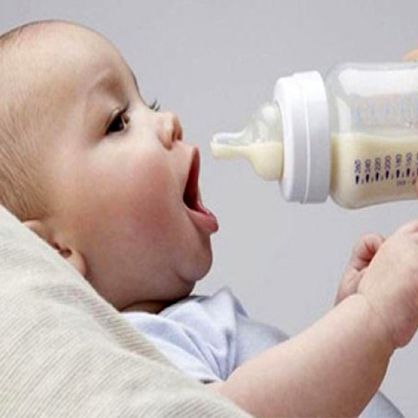 بهترین زمان از شیر گرفتن نوزادان