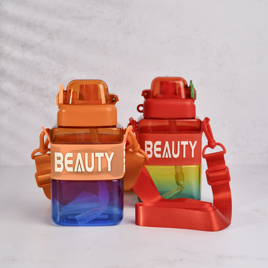 قمقمه کودک نی‌دار و بند‌دار O10 Beauty حجم 700ml