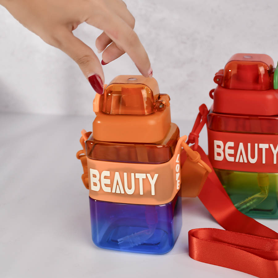 قمقمه کودک نی‌دار و بند‌دار O10 Beauty حجم 700ml