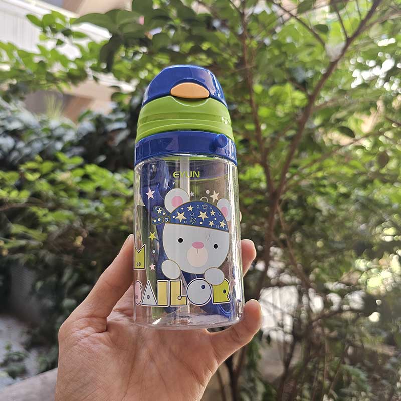 قمقمه کودک نی‌دار، بند دار  و فاقد BPA برند EYUN حجم 350ml کد YY-233