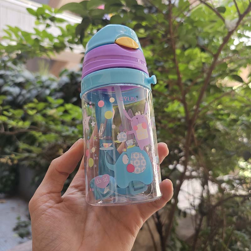 قمقمه کودک نی‌دار، بند دار  و فاقد BPA برند EYUN حجم 350ml کد YY-233