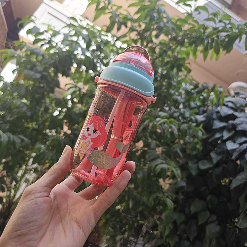 قمقمه کودک نی‌دار، بند دار، فاقد BPA و درب کشویی برند EYUN حجم 400ml کد YY-252