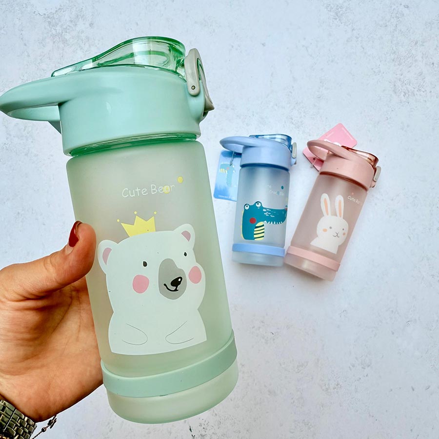 قمقمه نشکن فانتزی کودک برند EYUN نی دار درب قفل شونده مدل مات حجم 550ml کد O75-YY362