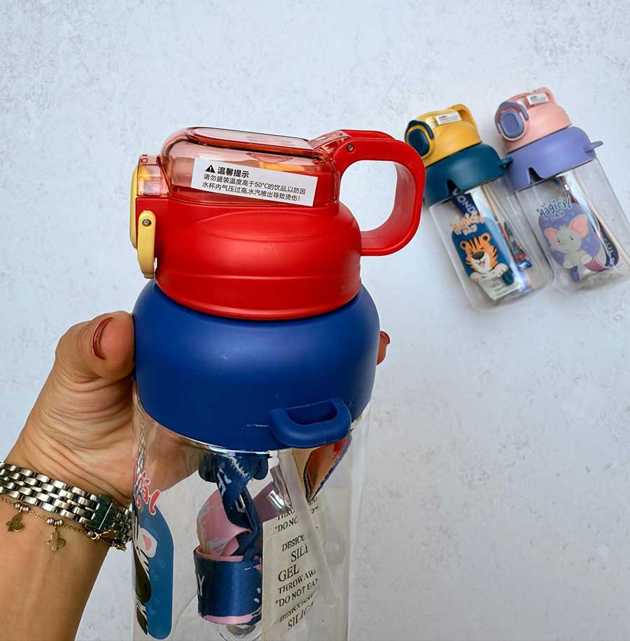 قمقمه کودک نی‌دار و بند دار فاقد BPA و درب قفل شونده حجم 650ml کد O33-2266