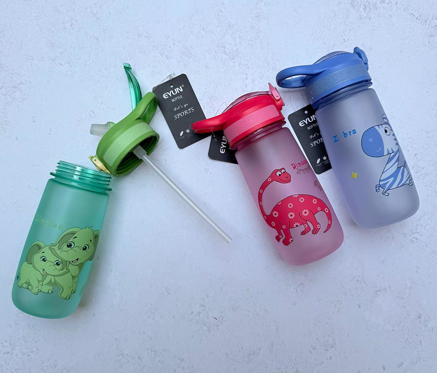 قمقمه نشکن فانتزی کودک برند EYUN نی دار درب قفل شونده مدل مات حجم 500ml کد O76-YY388