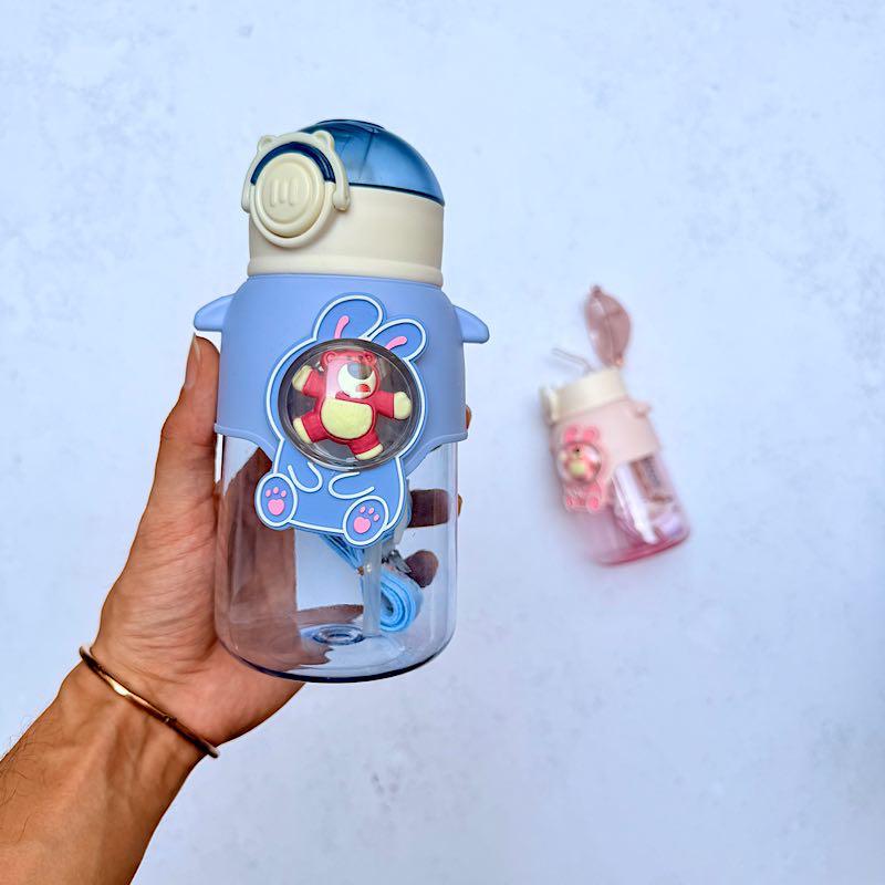 قمقمه نشکن فانتزی کودک نی دار و بند دار درب قفل شونده حجم 680ml کد O38
