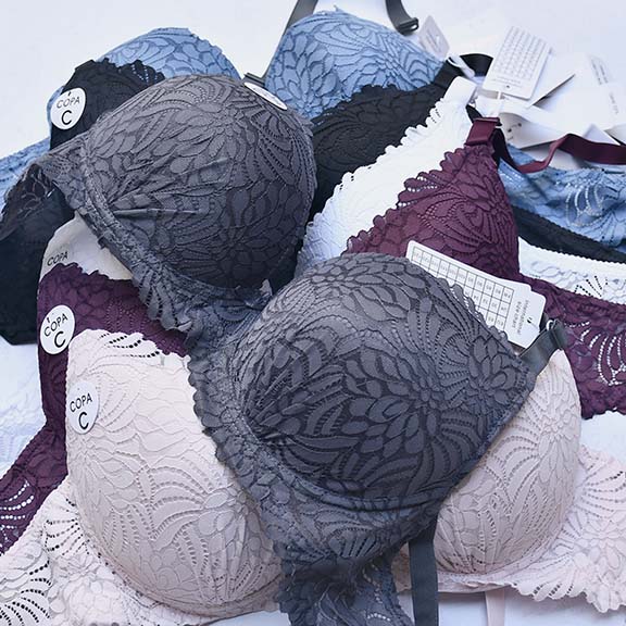 سوتین اسفنجی فنردار طرح گیپور سایز بزرگ کاپ C کد 2871