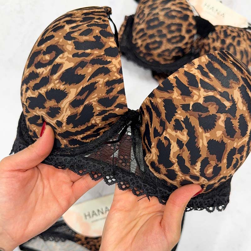ست لباس زیر شورت و سوتین سایز بزرگ اسفنجی فنردار طرح پلنگی برند HANA