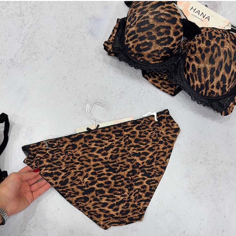 ست لباس زیر شورت و سوتین سایز بزرگ اسفنجی فنردار طرح پلنگی برند HANA