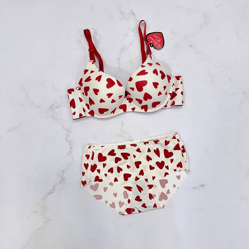 ست لباس زیر شورت سوتین اسفنجی طرح فانتزی مدل لیزری کد 01