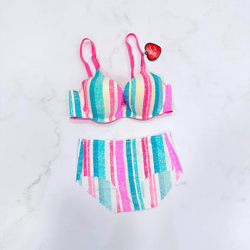 ست لباس زیر شورت سوتین اسفنجی طرح فانتزی مدل لیزری کد 01