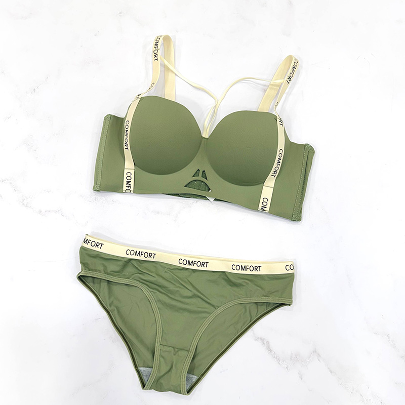 ست شورت و سوتین زنانه اسفنجی بدون فنر برند Comfort کد E1111