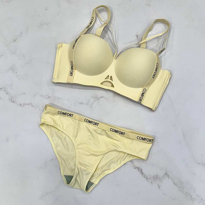 ست شورت و سوتین زنانه اسفنجی بدون فنر برند Comfort کد E1111