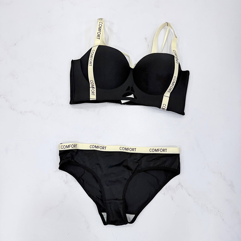 ست شورت و سوتین زنانه اسفنجی بدون فنر برند Comfort کد E1111