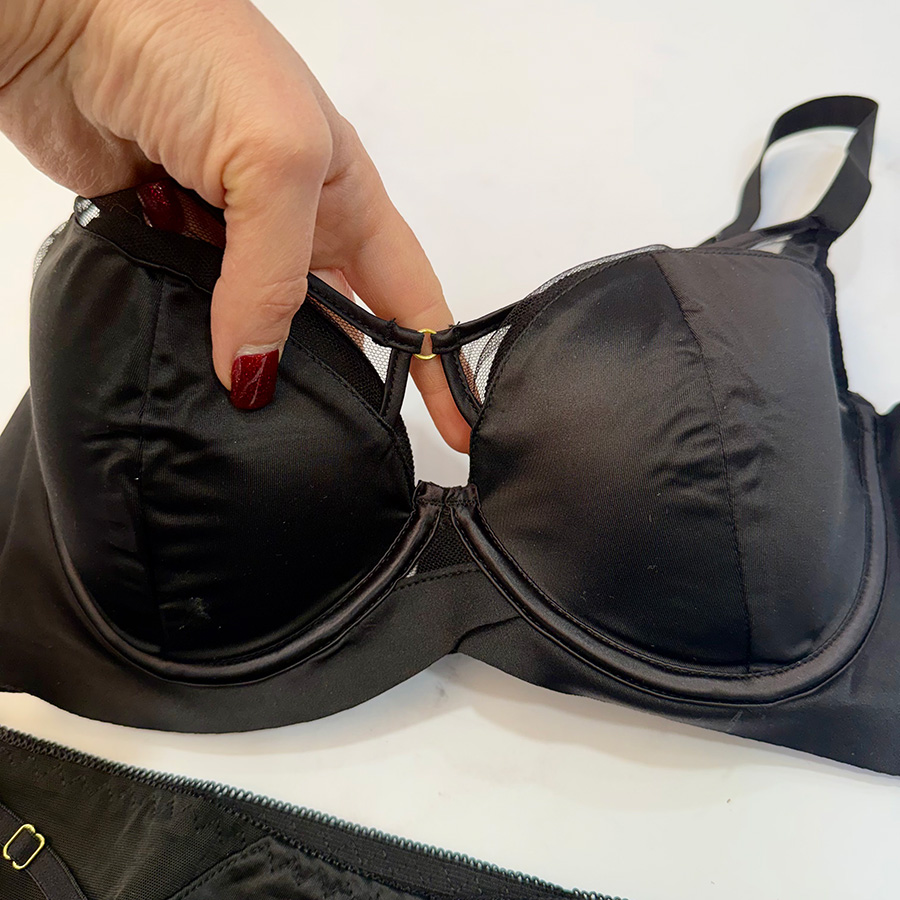 ست شورت و سوتین اسفنجی فنر دار کد 237