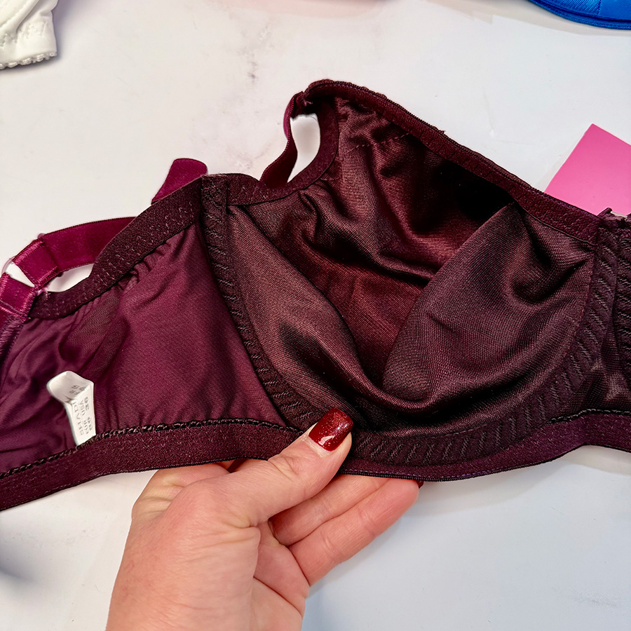 سوتین زنانه پرلون ساتن براق فنردار کاپ B برند شادی کد 236