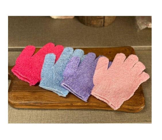 دستکش و لیف لایه بردار - شست‌وشوی ملایم و مراقبت از پوست حساس کودک