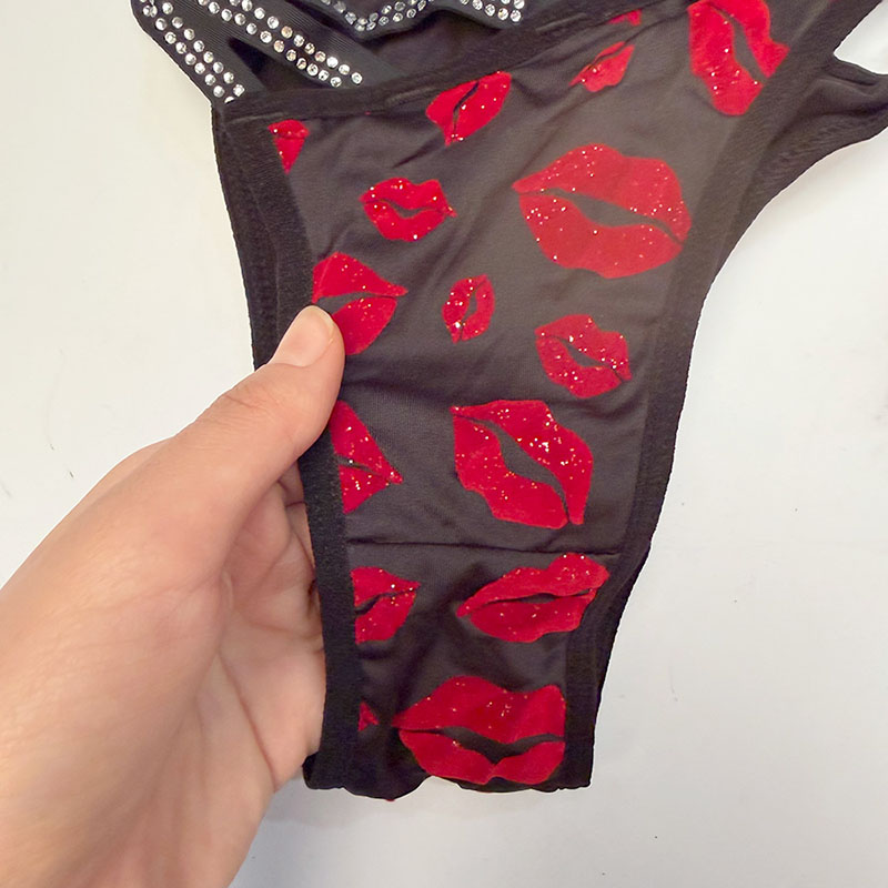 ست لباس زیر شورت و سوتین اسفنجی بینا کاپ B کد 2077