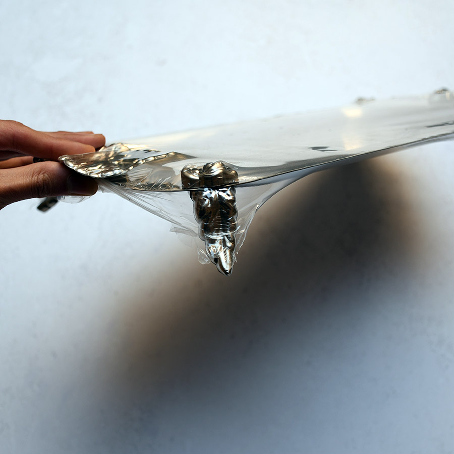 سینی دسته دار استیل طرح گل برجسته