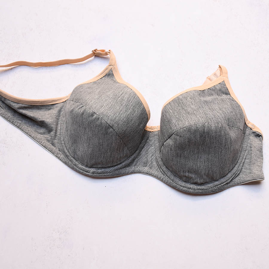 سوتین نخی فنردار بدون اسفنج کاپ C طرح ونا HR کد 15